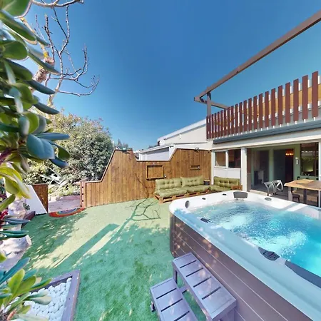 Désir Village Naturiste Jardin Et Jacuzzi *